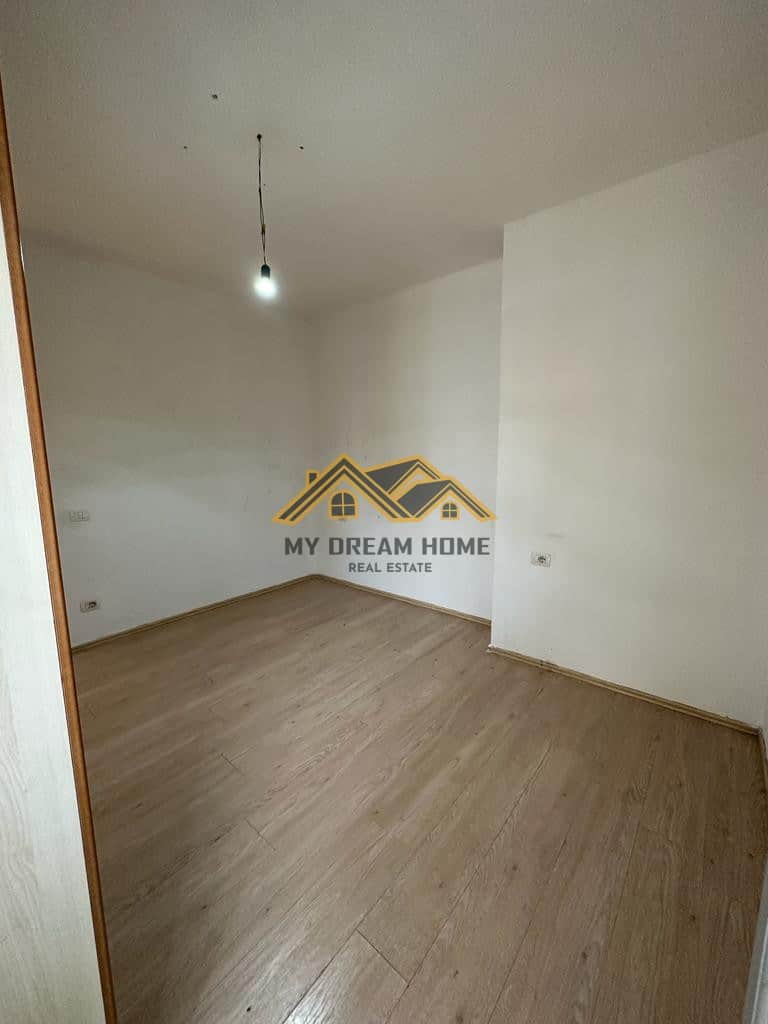 SHITET APARTAMENT 2+1+2 NE QENDER DURRESIT 3
