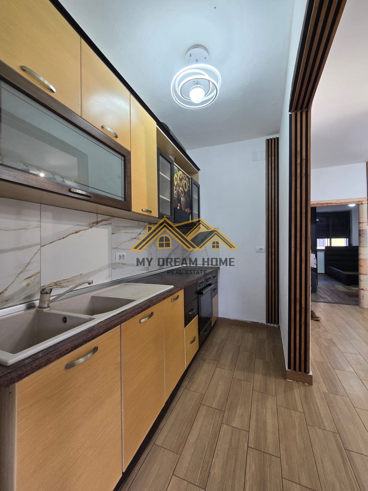 APARTAMENT 1+1 PRANE ZJARRFIKSES DURRES,PER SHITJE ! 2