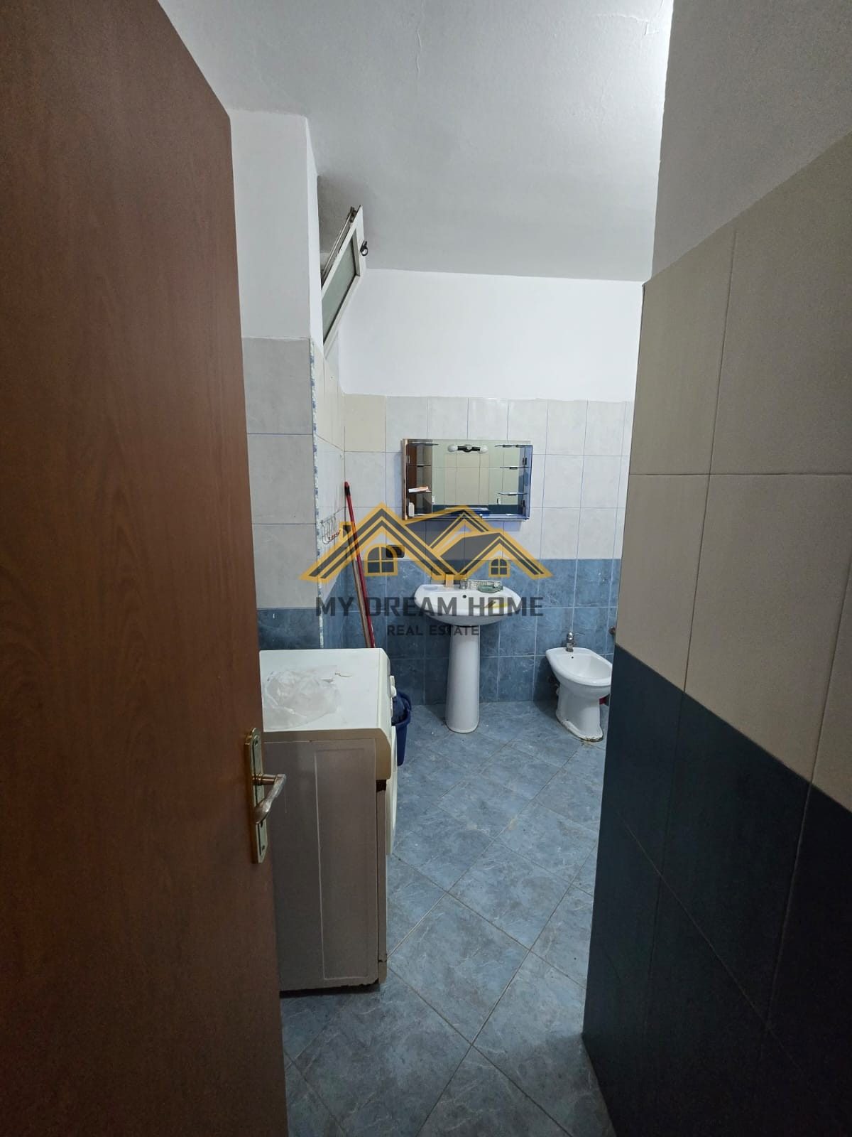 APARTAMENT 1+1 NE QENDER , DURRES PER SHITJE ! 2