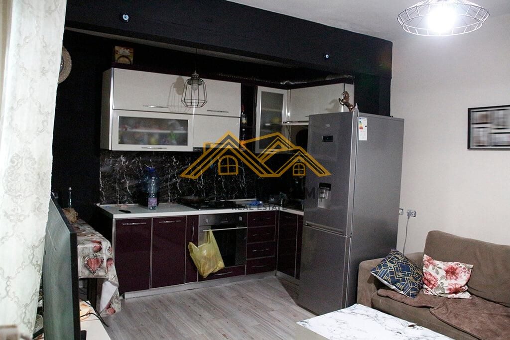 SHITET SHTËPI PRIVATE AFER MOZEUMIT, DURRËS 3