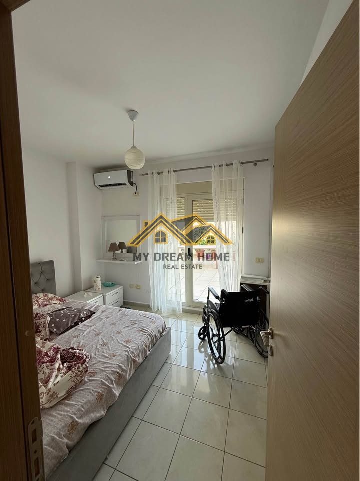 APARTAMENT 3+1+VERANDE ME PAMJE DETI NE PLAZH, PER SHITJE ! 3