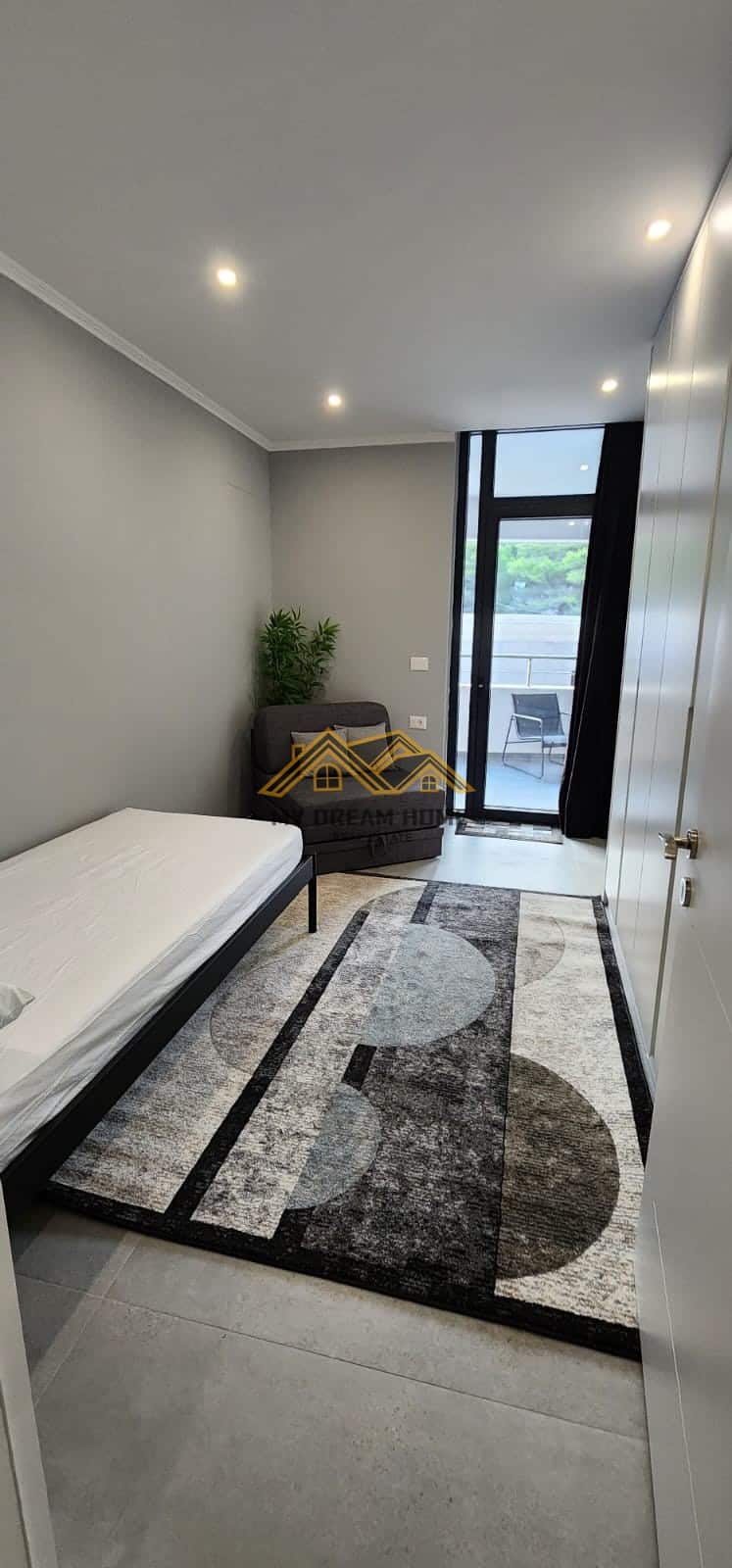 Shitet Super apartament 2+1 te Rezidenca White Hill, Currila. 4