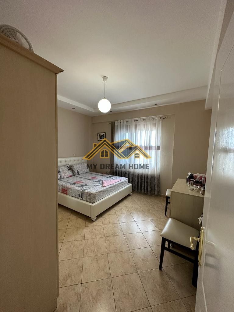 SHITET APARTAMENT 2+1 I MOBILUAR NE PLAZH STACIONI I PARE URA DAJLANIT! 4