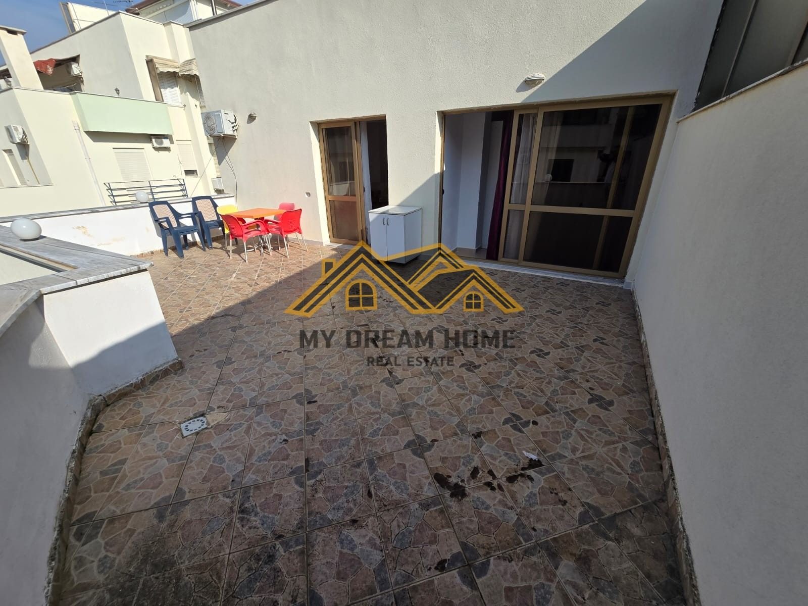SHITET APARTAMENT 2+1 + POST PARKIMI NE GOLEM. 4