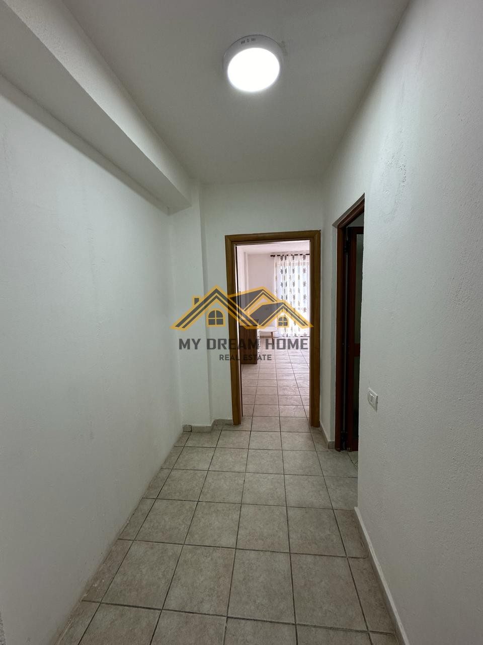 SHITET APARTAMENT 1+1 TEK SHKOLLA BAJRAM CURRI PLAZH,DURRES! 3