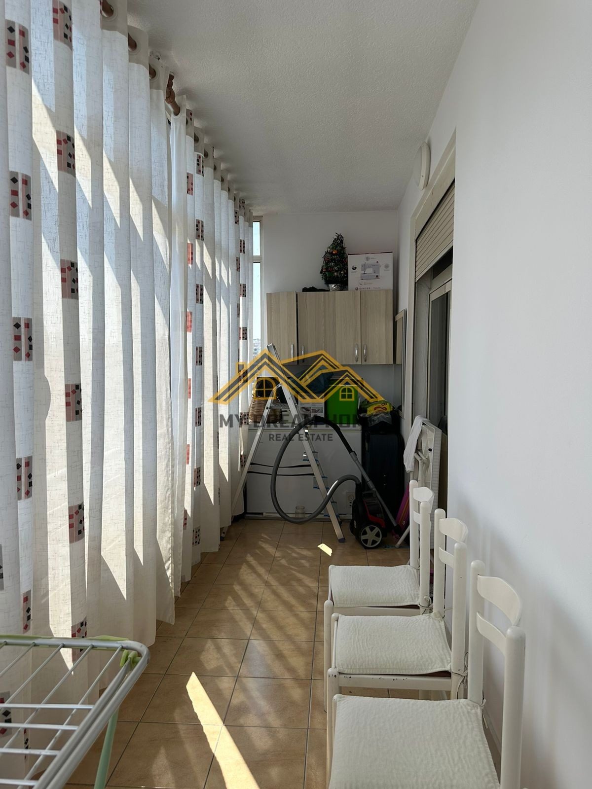 SHITET APARTAMENT 2+1+2 NE HYRJE TE DURRESIT ME PAMJE NGA PORTI! 4
