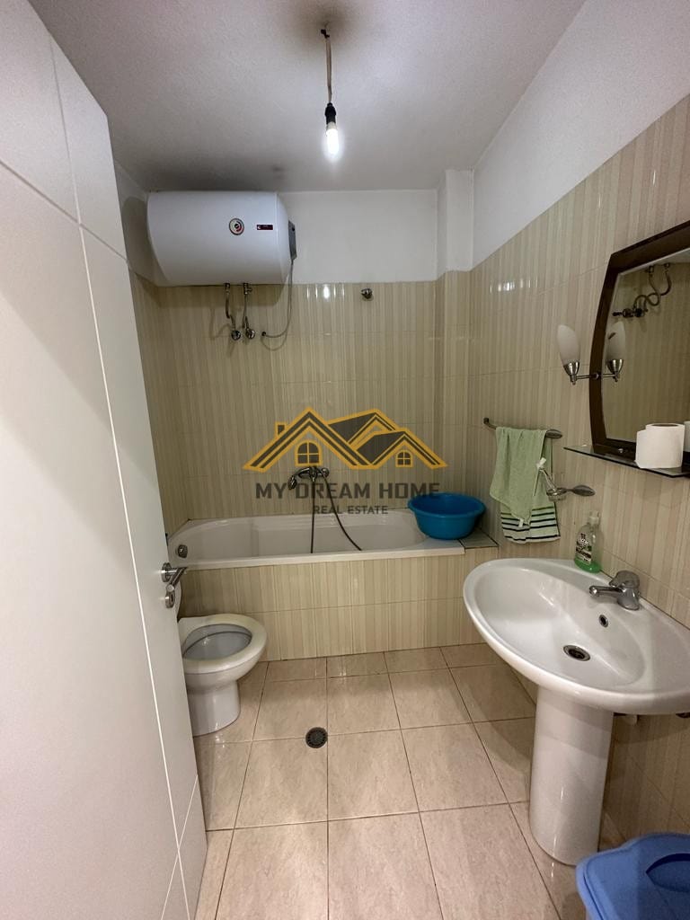 SHITET SUPER APARTAMENT 3+1+2 PRANE STADIUMIT! 3