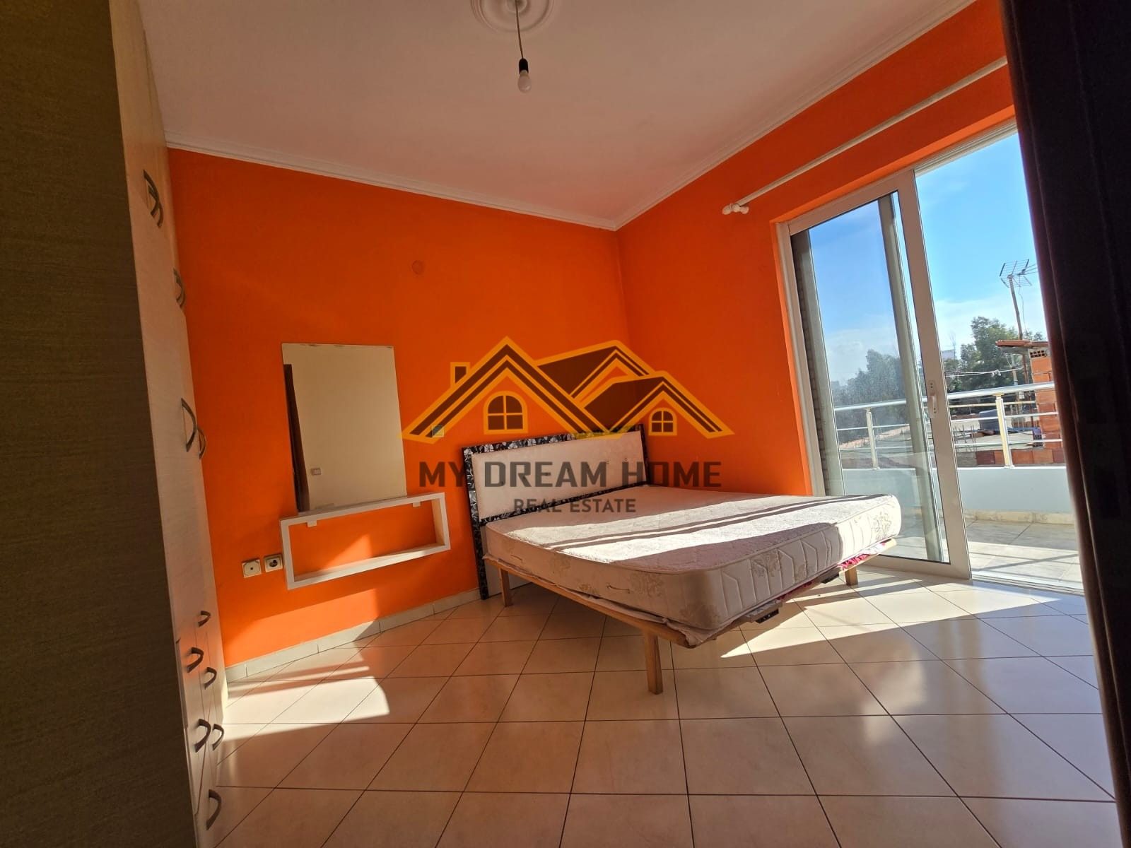SHITET PALLAT 5 KATESH NE DURRES!
