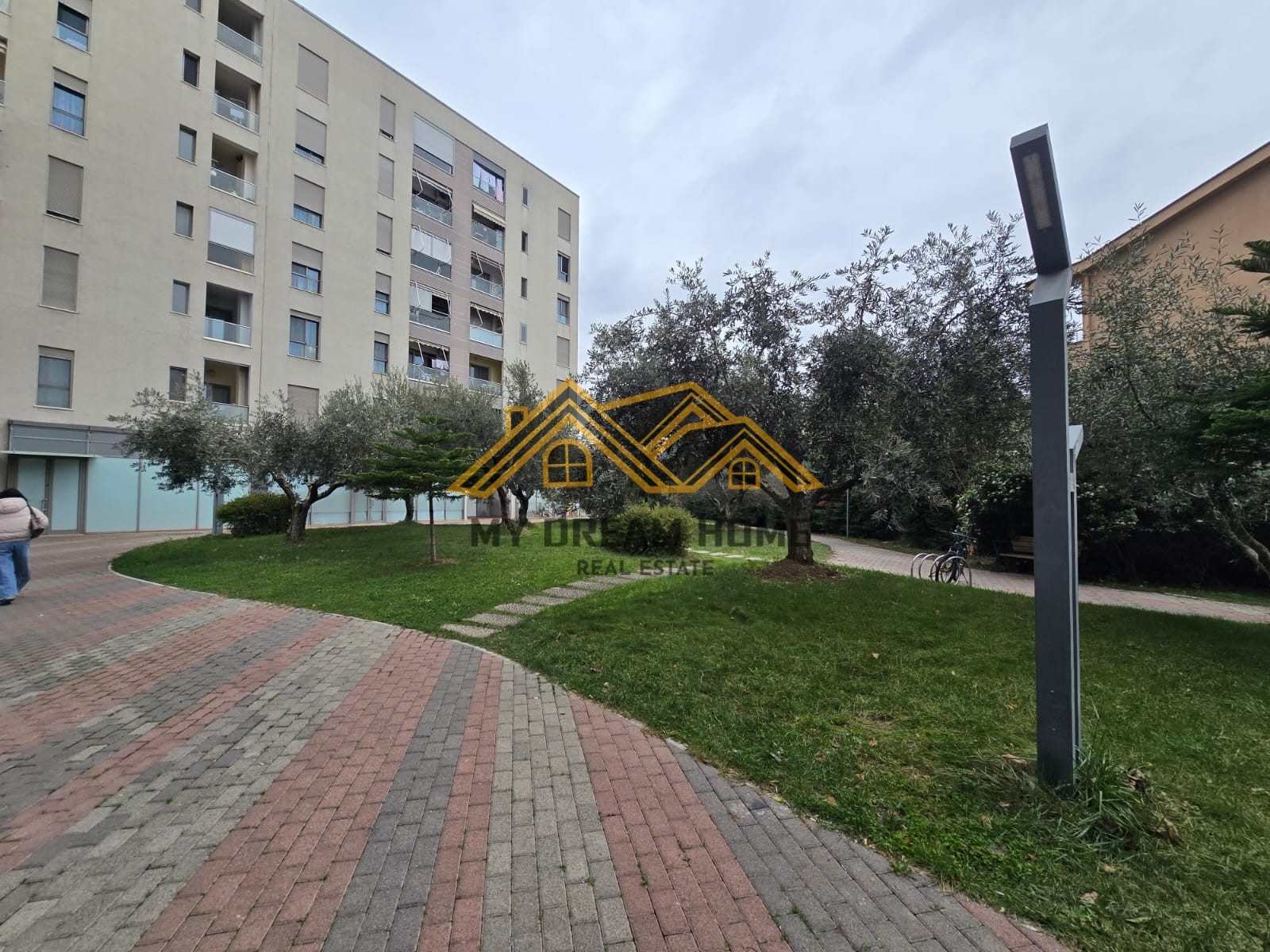 SHITET APARTAMENT 3+1+2 + DEPO TEK PORT VIEW DURRES