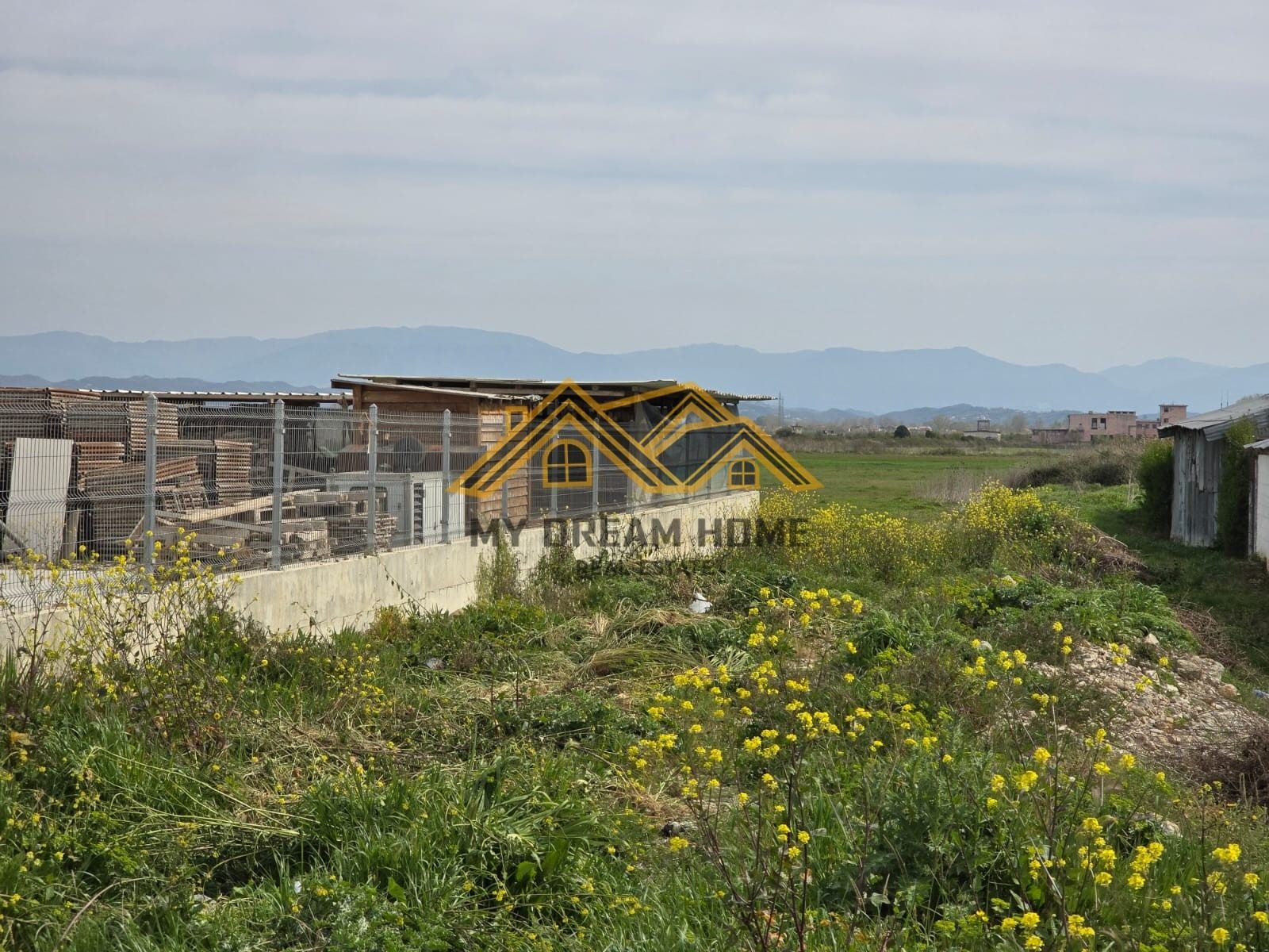 TOKE PER SHITJE NE XHAFZOTAJ-DURRES!