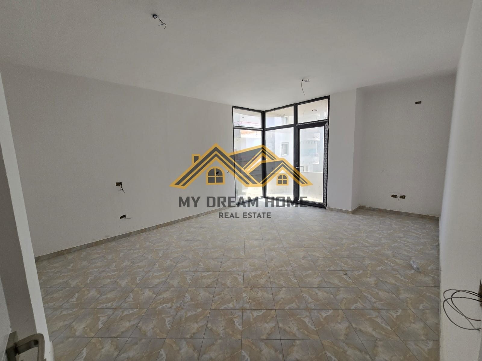 APARTAMENT 2+1+2 PER SHITJE TE 27 KATESHI NE VOLLGA! 3