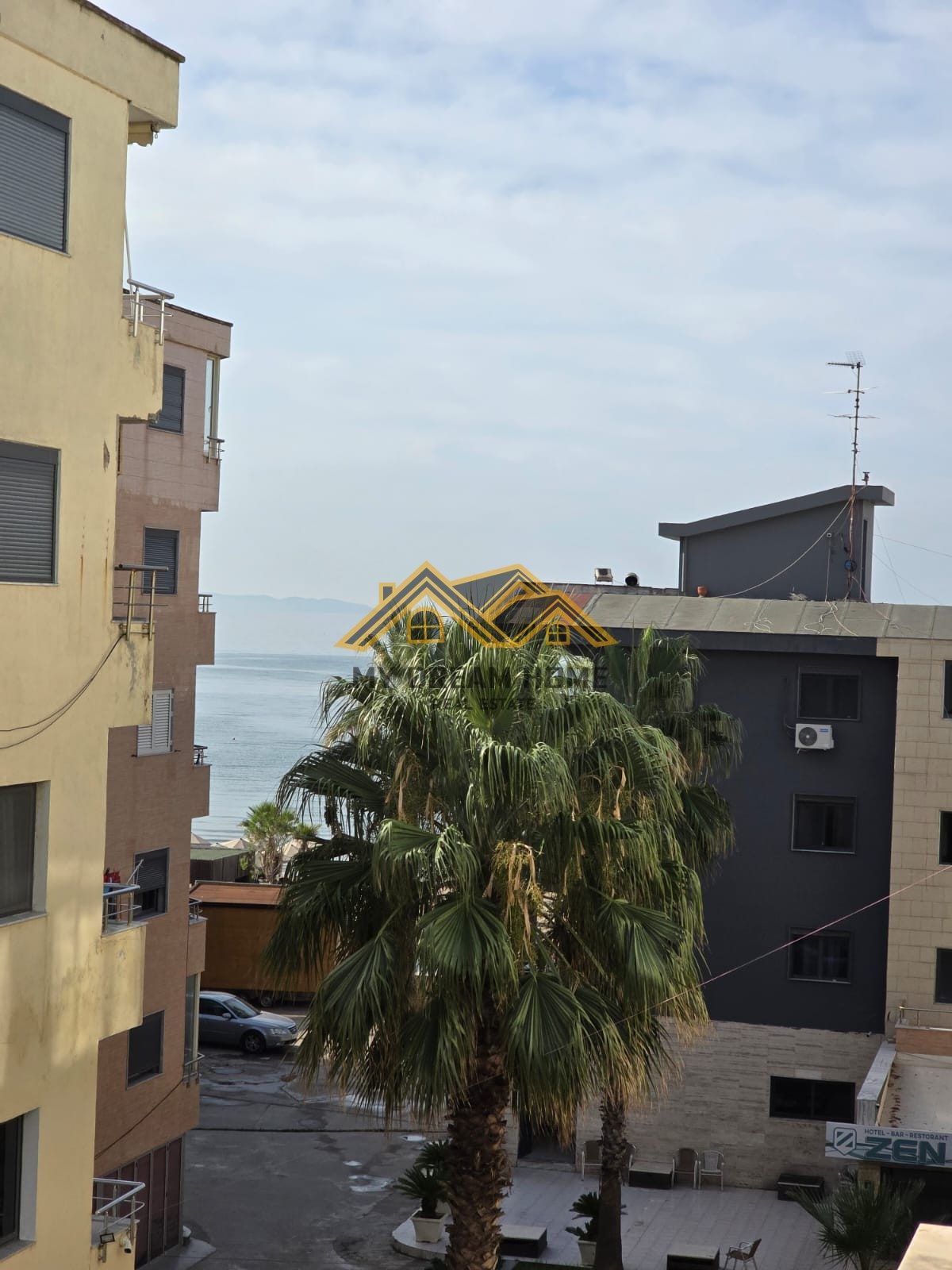 Apartament 1+1+1 Ballkon Në Shitje në Plazh Durrës