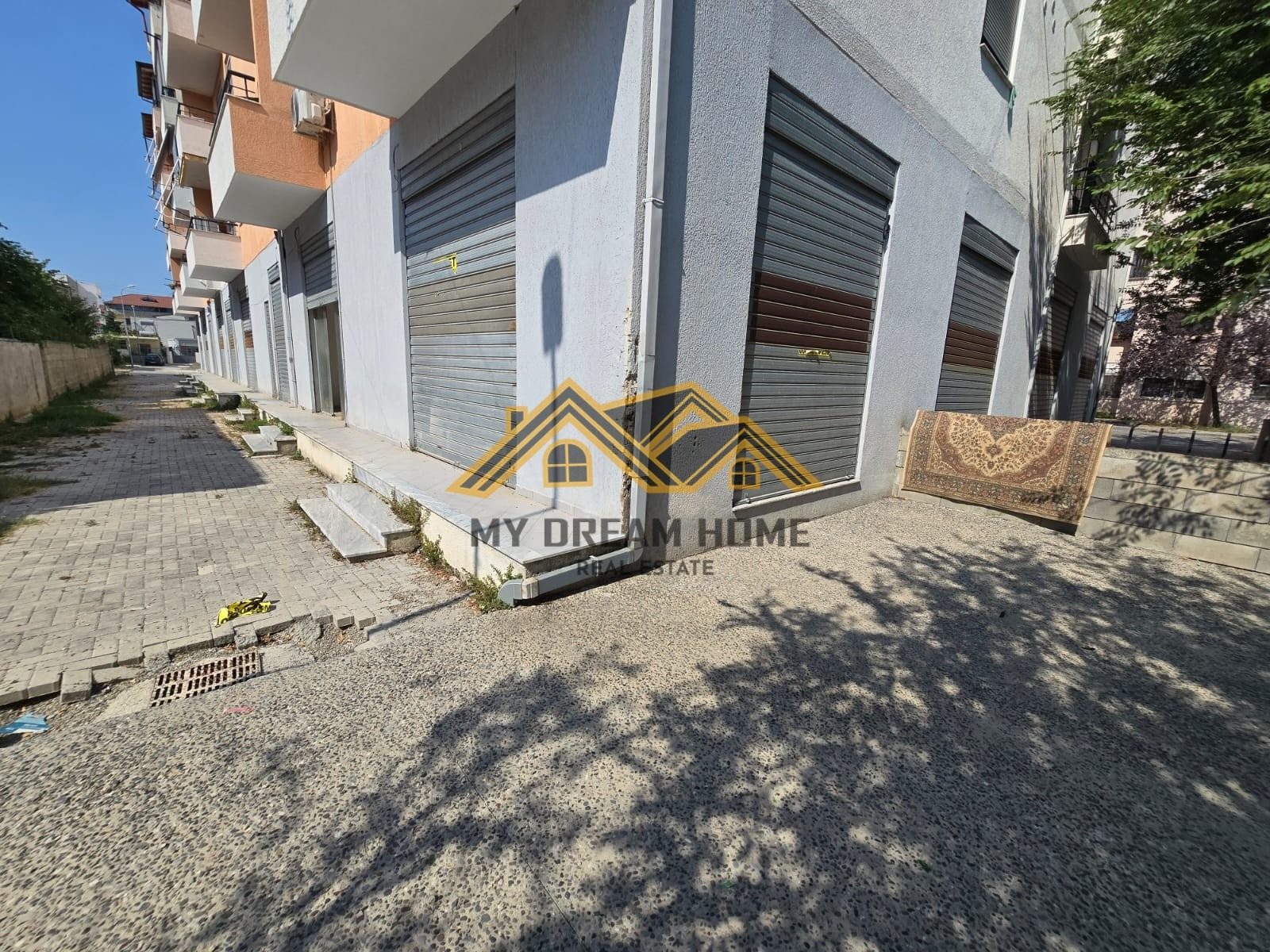 SHITET AMBIENT BIZNESI TEK VALA PARK NE DURRES!