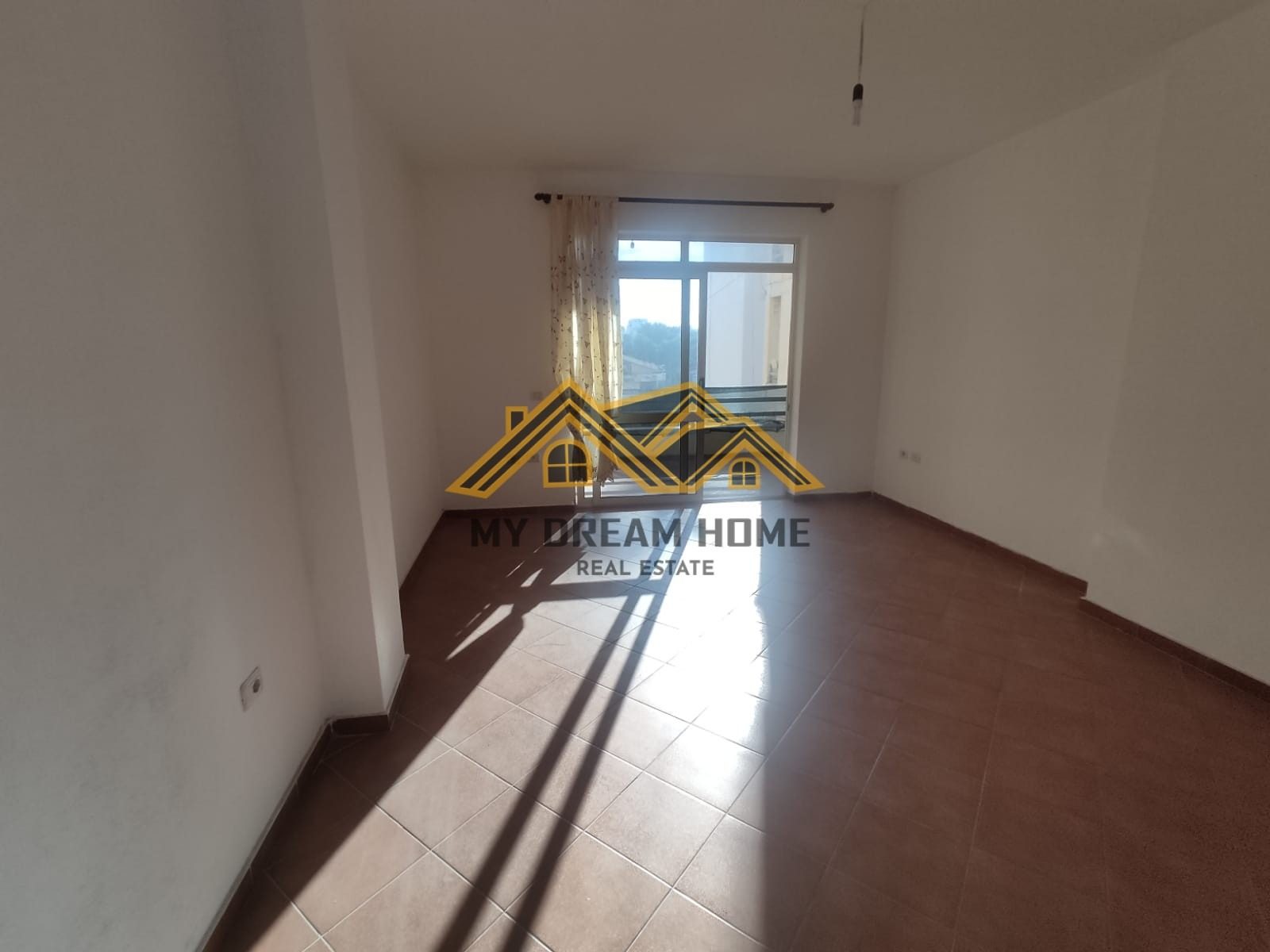 SHITET APARTAMENT 1+1 NE PLAZH, DURRES 4