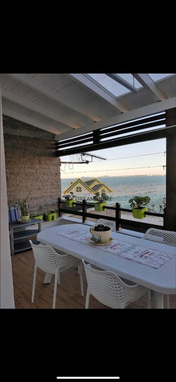 VLORE- AQUAMARINE RESIDENCE: SHESIM APARTAMENT ME PAMJE NGA DETI