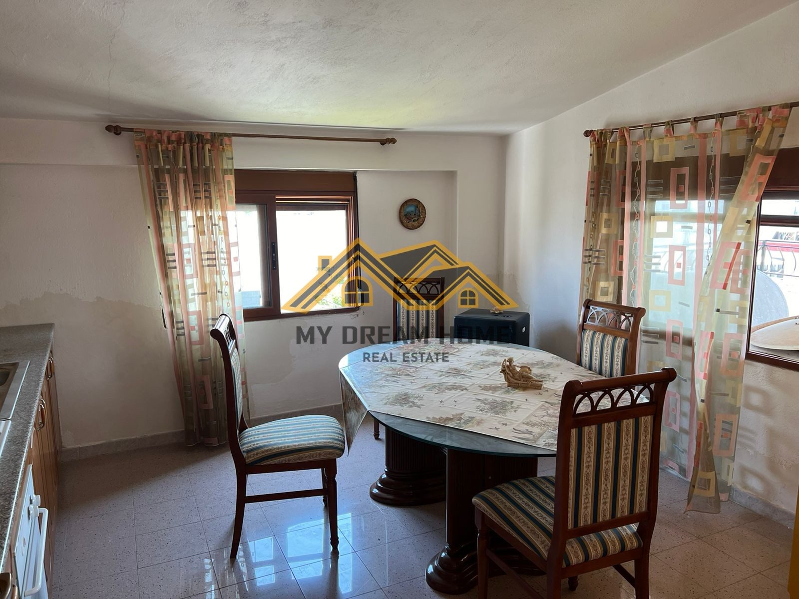 SHITET PENTHOUSE 2+1+VERAND ME PAMJE DETI PLAZH HEKURUDHA DURRES 4