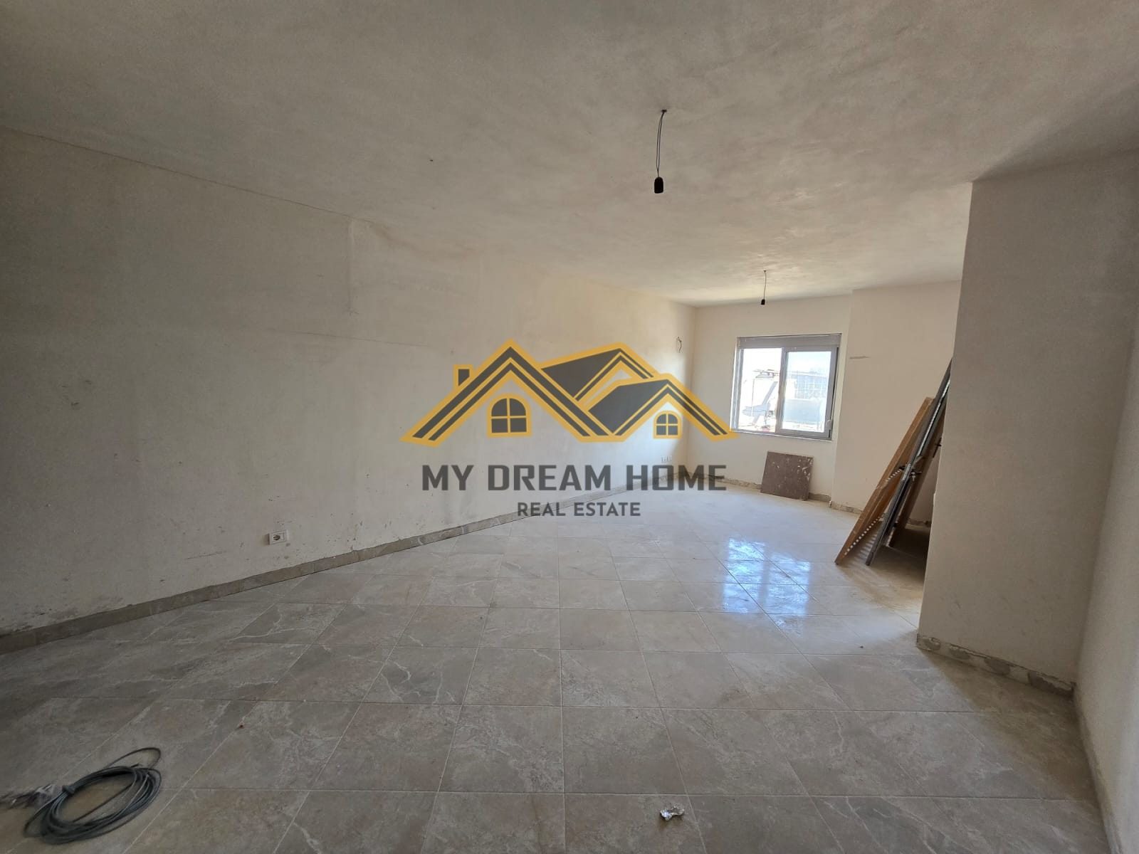 SHITET APARTAMENT 1+1 TEK KOMPLEKS JEDAS QENDER DURRES 2