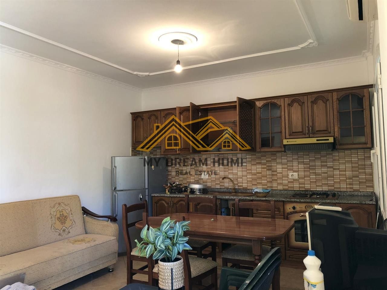 SHITET APARTAMENT 2+1 MALI ROBIT VIJE E DYTE ME DETIN 2
