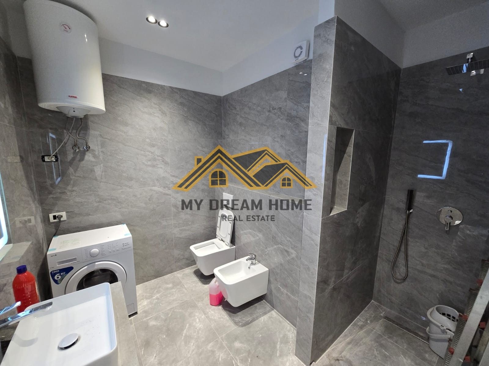 SHITET APARTAMENT 2+1 ME PAMJE DETI NE VOLLGA,DURRES! 3