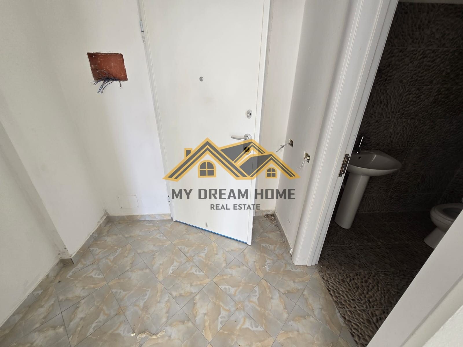 APARTAMENT 2+1+2 PER SHITJE TE 27 KATESHI NE VOLLGA! 2