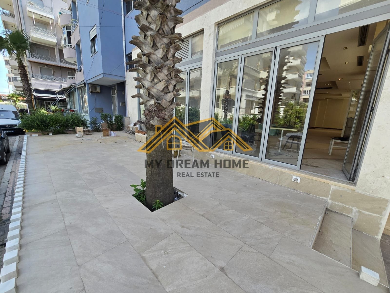 SHITET NJESI BIZNESI , NE PLAZH, PRAN HOTEL PALACE!