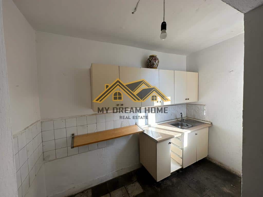 SHITET APARTAMENT 2+1 AFER STACIONIT TRENIT NE DURRES! 2