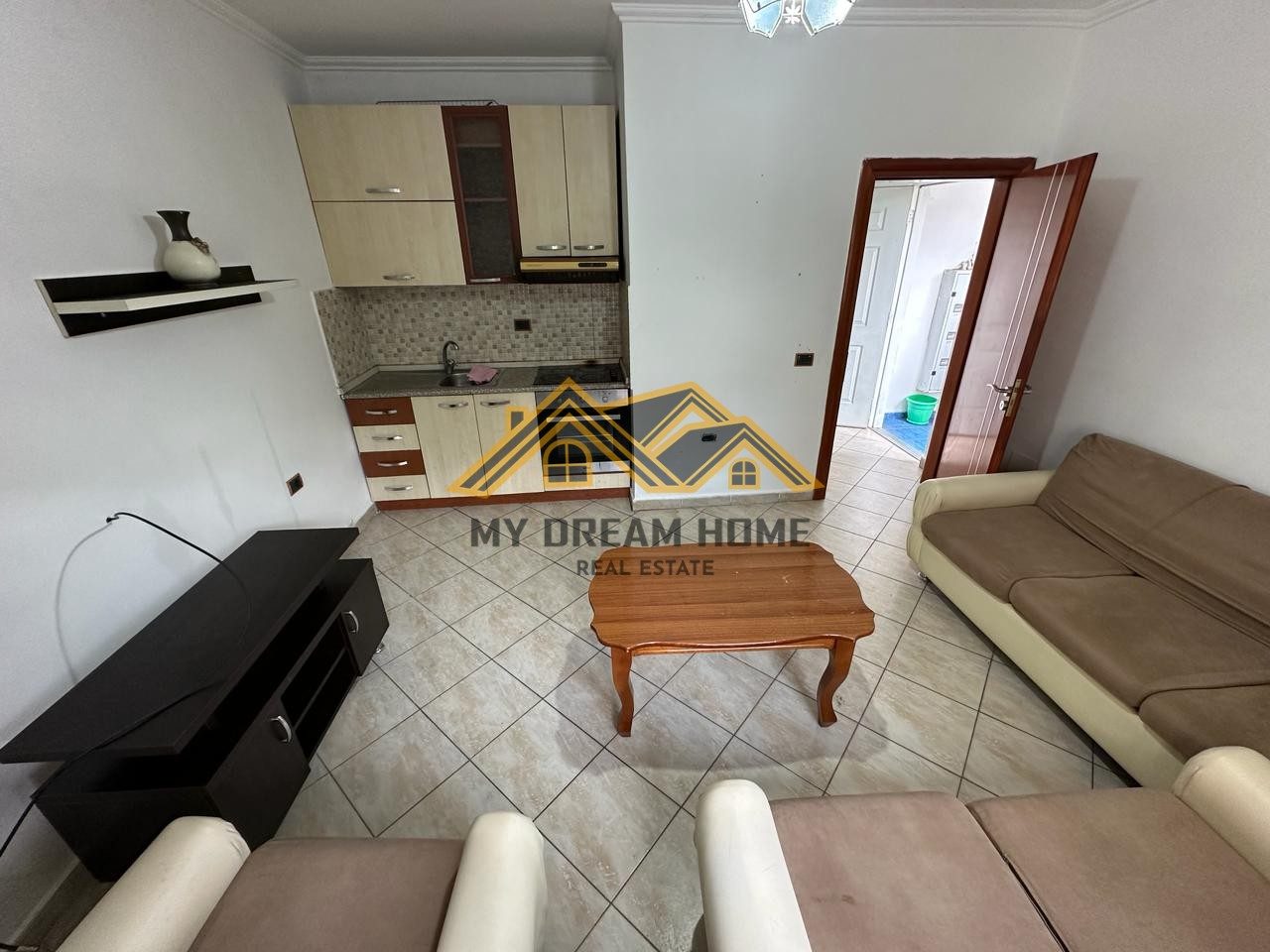 SHITET APARTAMENT 1+1 PRAN KAZAZIT DURRES! 4