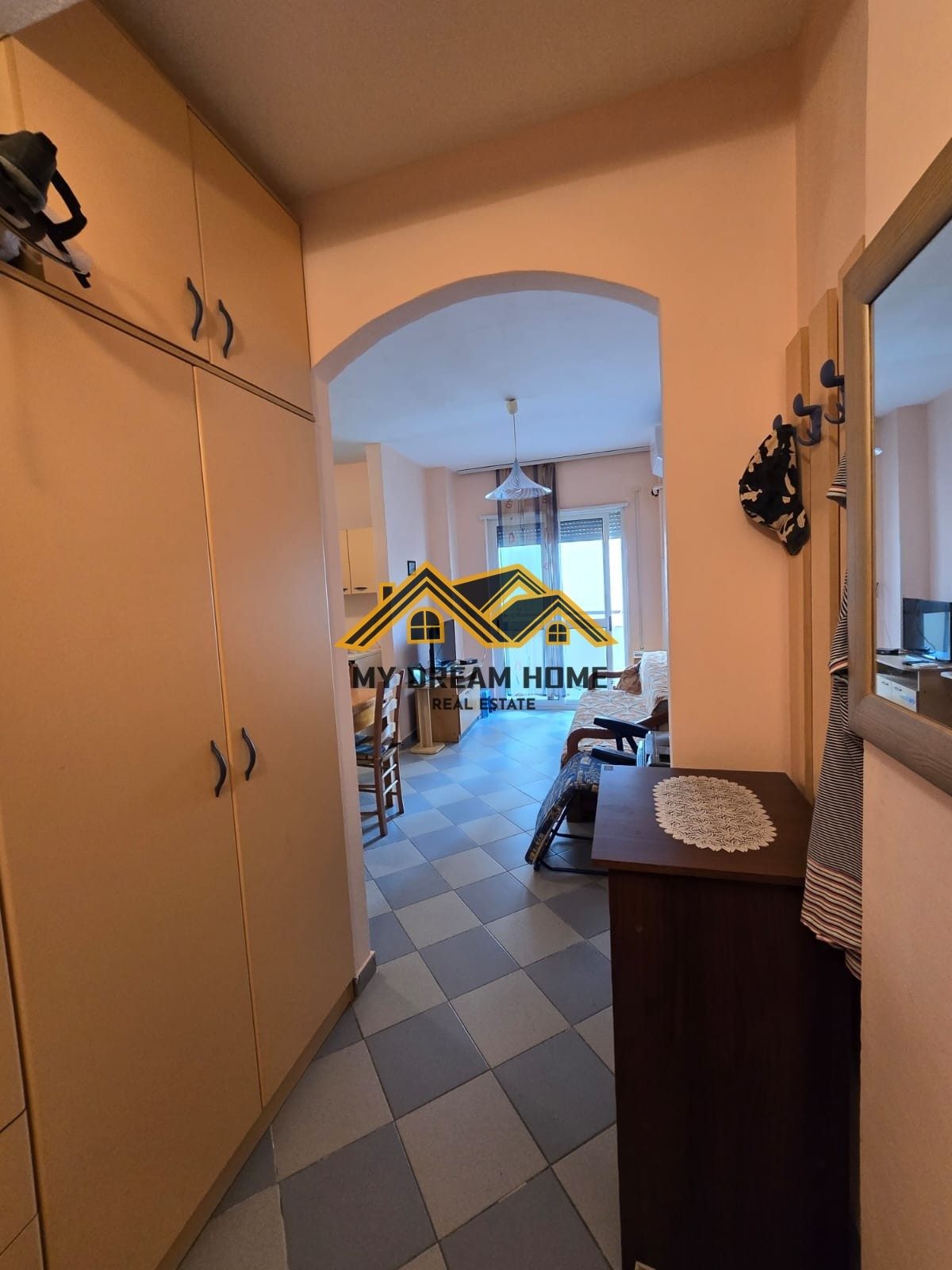 SHITET SUPER APARTAMENT 1+1 ME PAMJE NGA DETI NE PLAZH ILIRIA !! 2