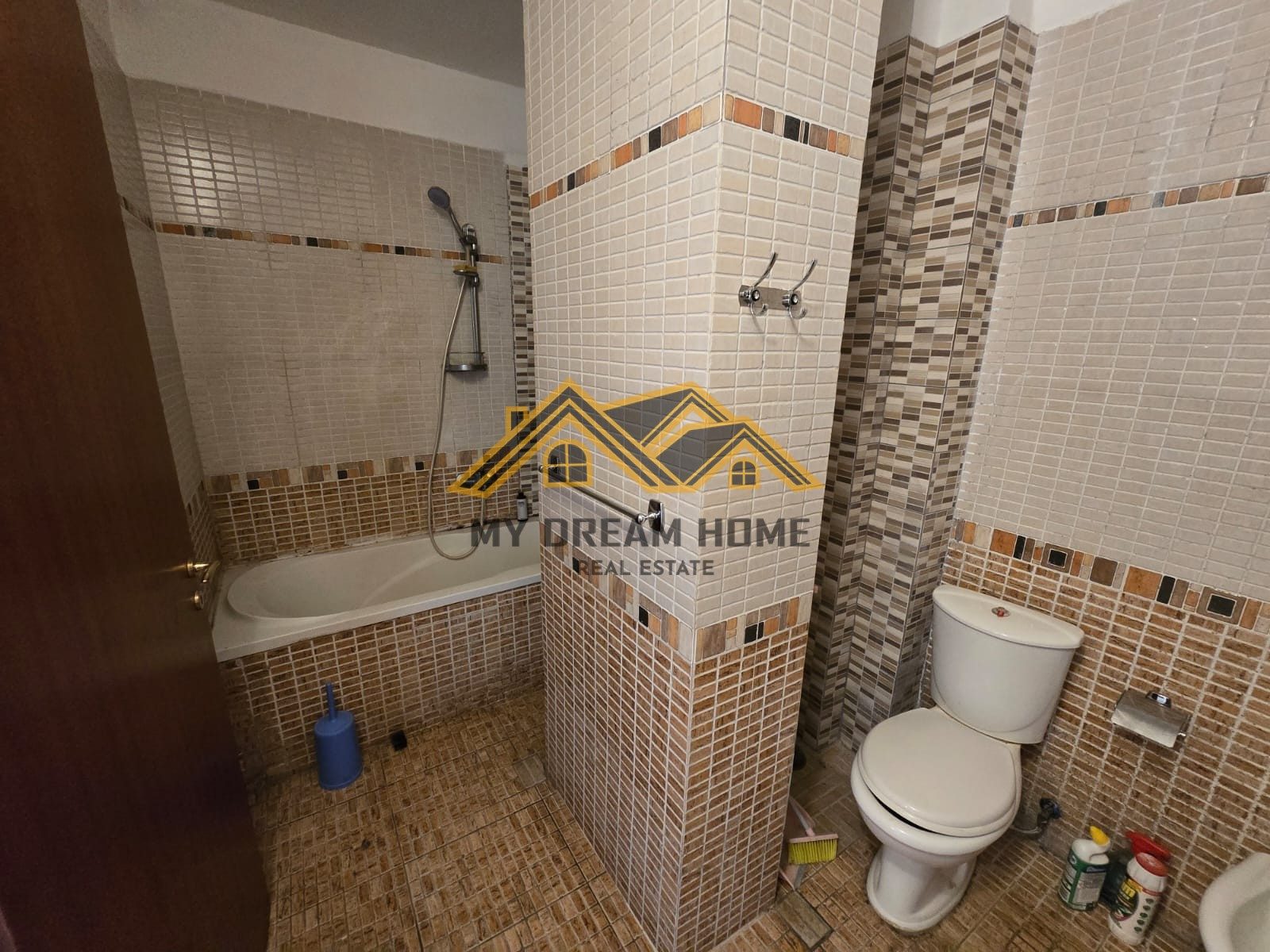 APARTAMENT 2+1 PRANE “UKD” ,PER SHITJE! 3