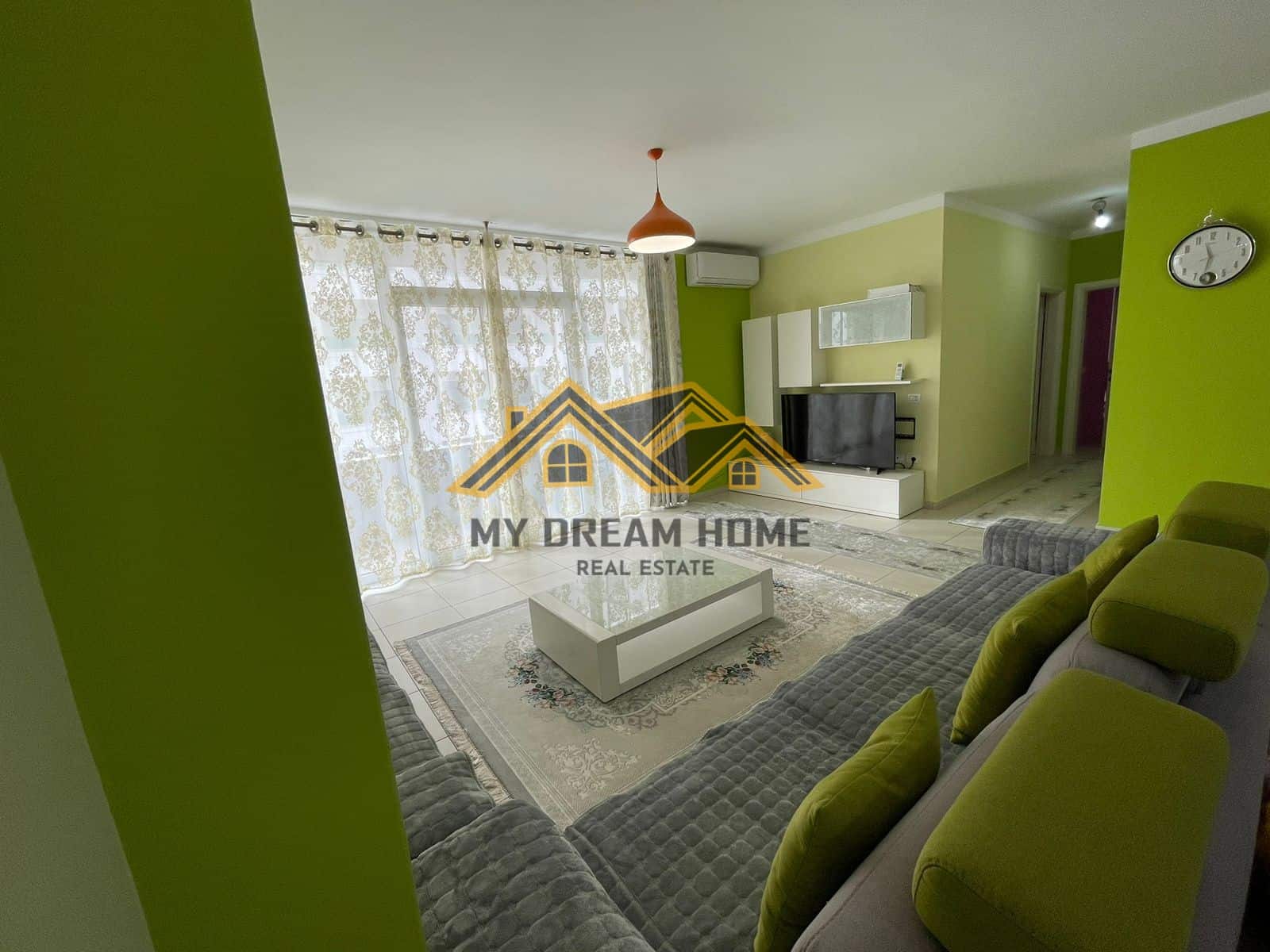 SHITET APARTAMENT 2+1+2 + DEPO ME PAMJE DETI TEK HOTEL VIVAS 4