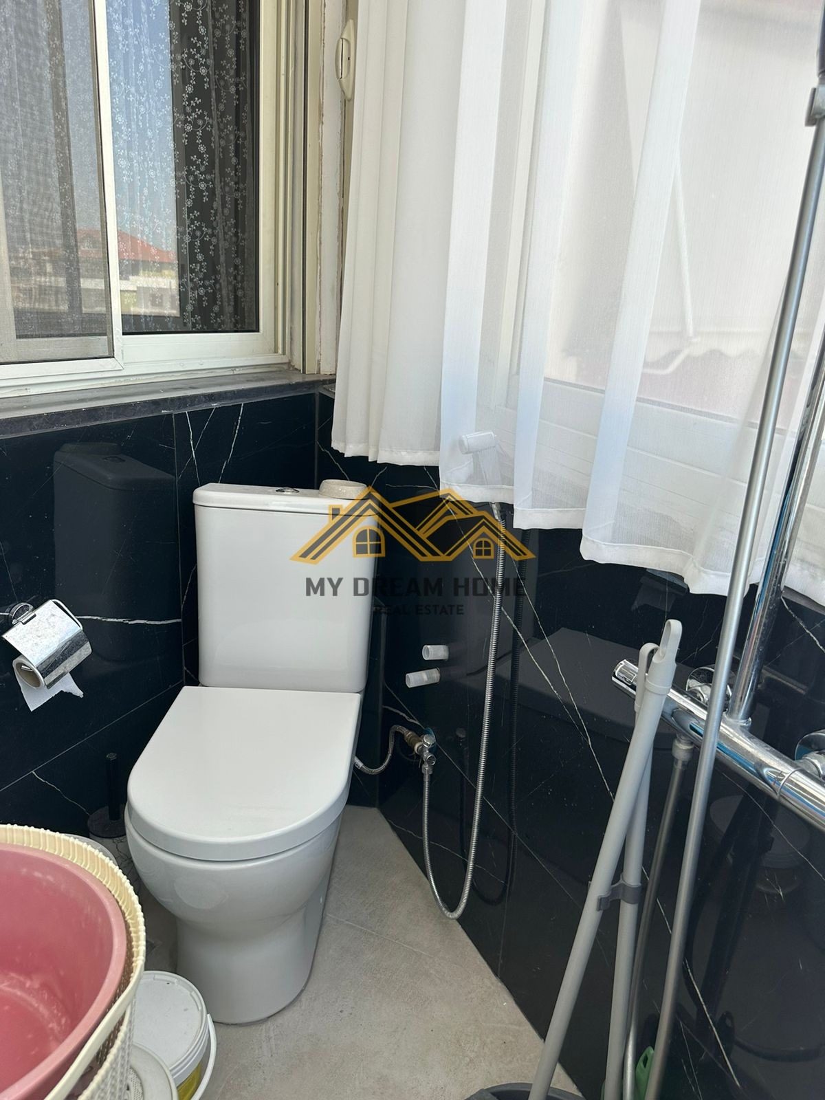 SHITET APARTAMENT 2+1+2 NE HYRJE TE DURRESIT ME PAMJE NGA PORTI! 3
