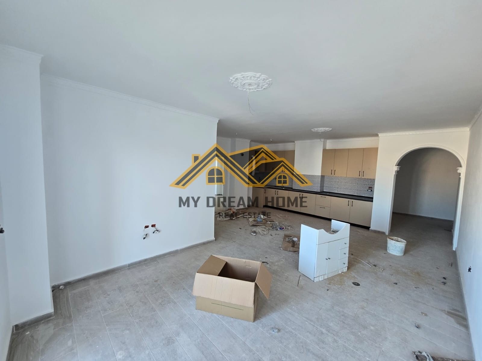SHITET APARTAMENT 2+1 QENDER DURRES 2