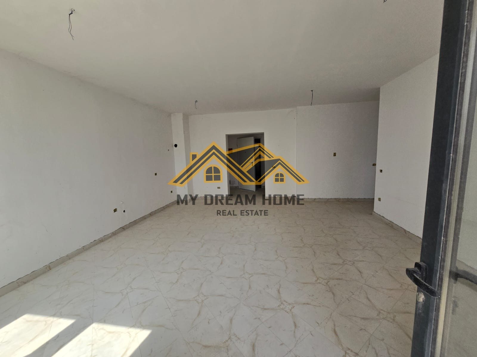 Apartament 2+1+2 per Shitje ne Vollga,Durres 4
