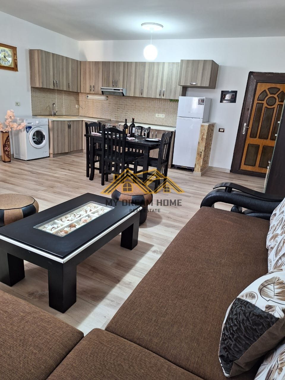 SHITET APARTAMENT 1+1 PLAZH DURRES 4