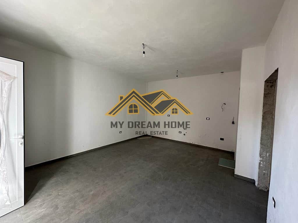 SHITET APARTAMENT 1+1 TEK GJYKATA NE DURRES ! 3