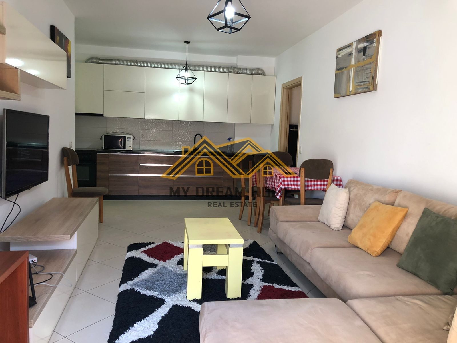 SHITET APARTAMENT 2+1 NE QENDER DURRESIT