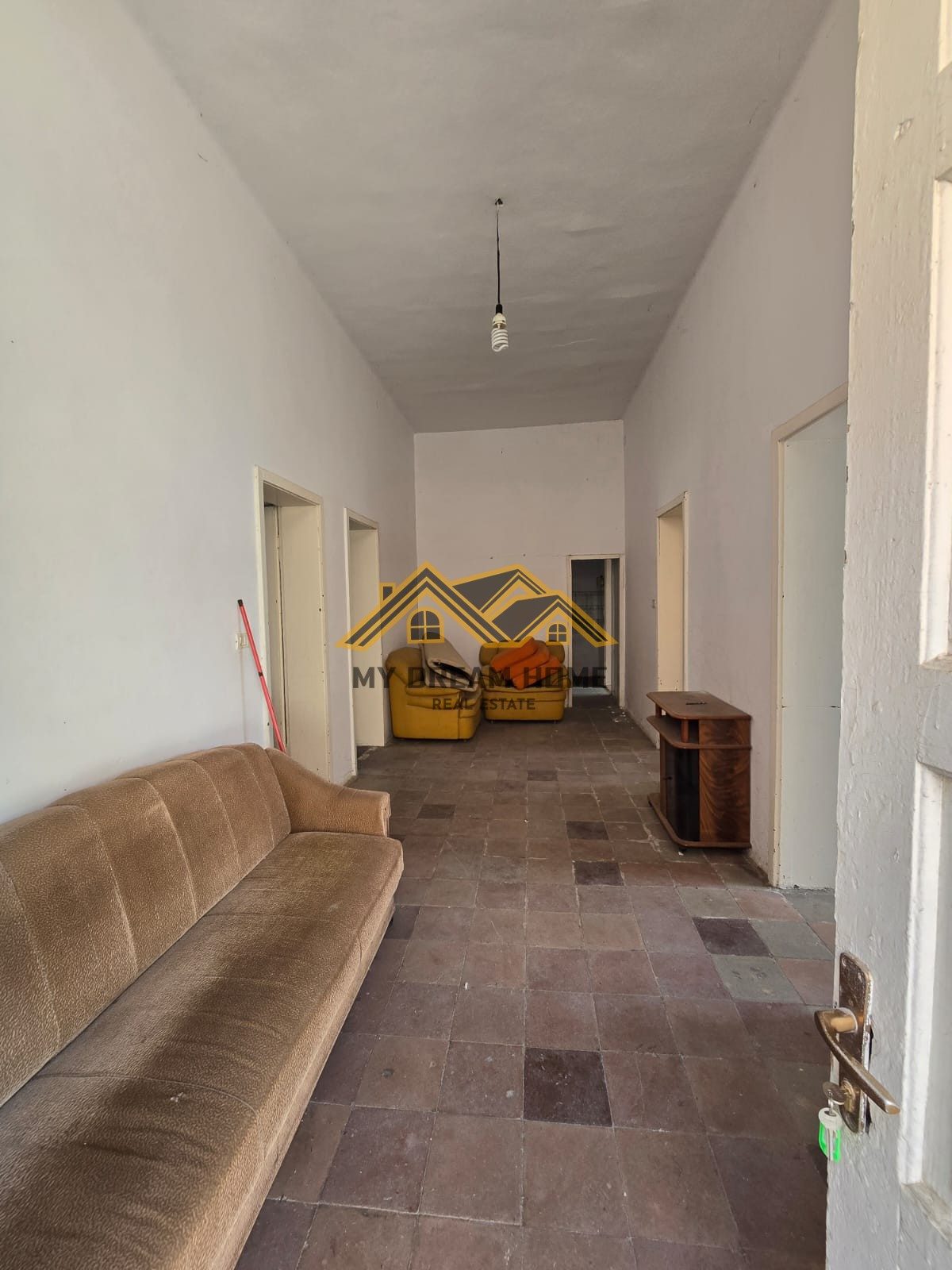 SHITET APARTAMENT 3+1 TEK EFTALI KOCI DURRES!