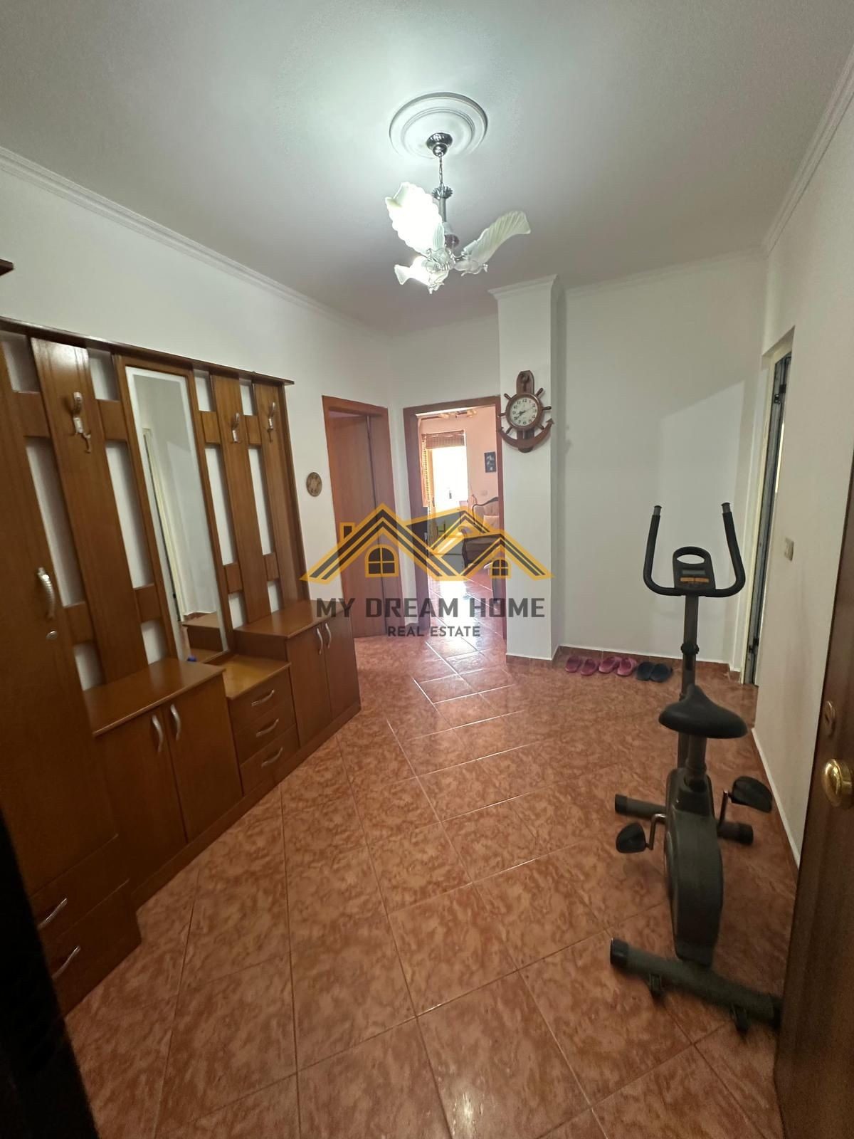 SHITET APARTAMENT 1+1 PLAZH DURRES 2