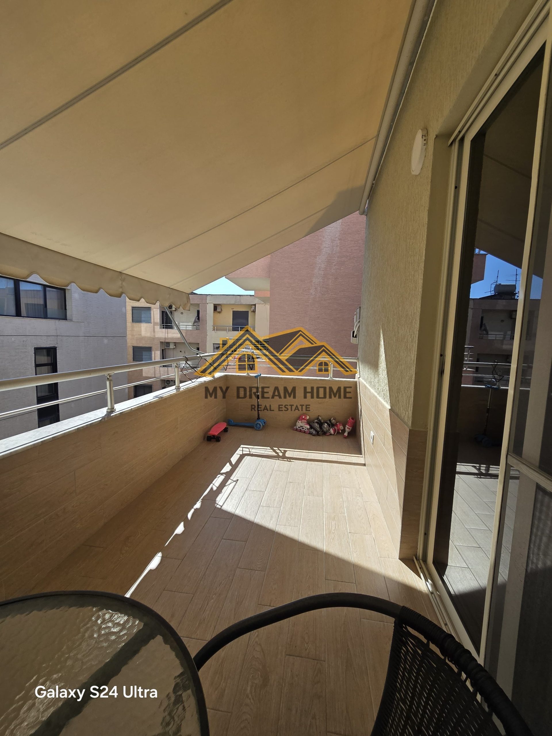 Shitet Apartament 1+1 në Plazh, 10 Metra nga Deti ! 4