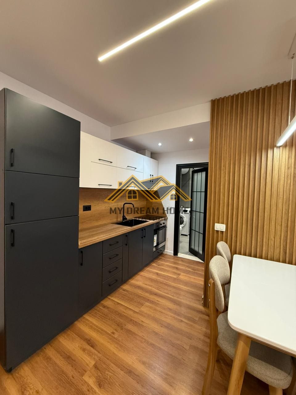 SHITET APARTAMENT 1+1 PLAZH DURRES 2