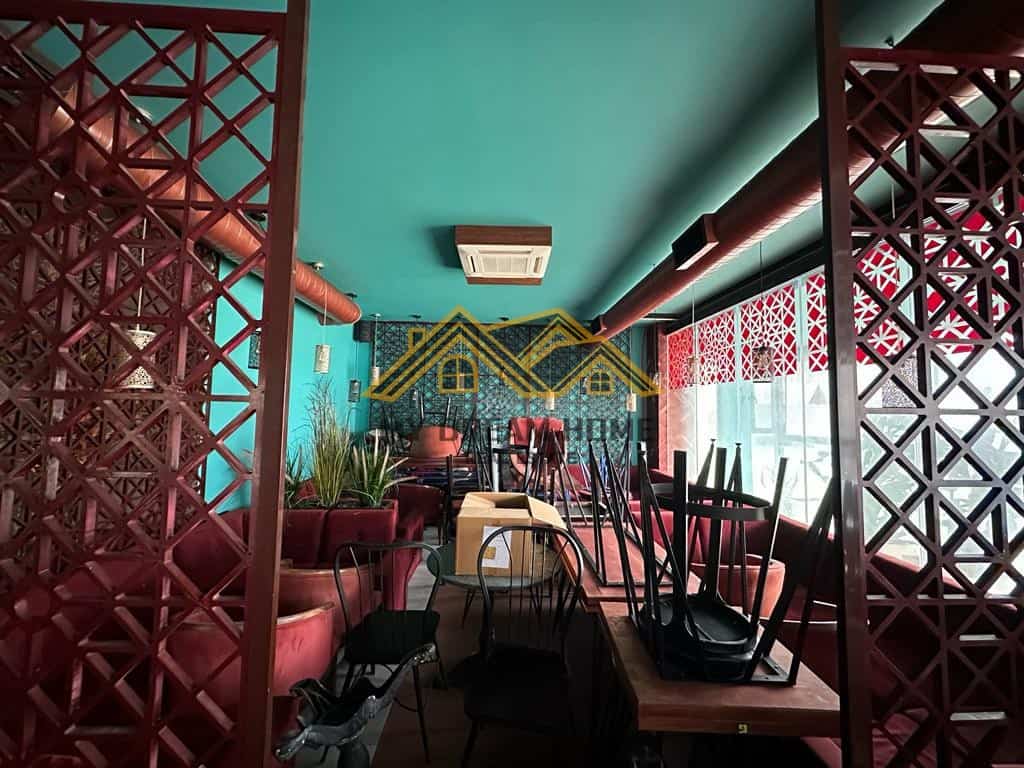 SHITET LOUNGE BAR NE PLAZH DURRES