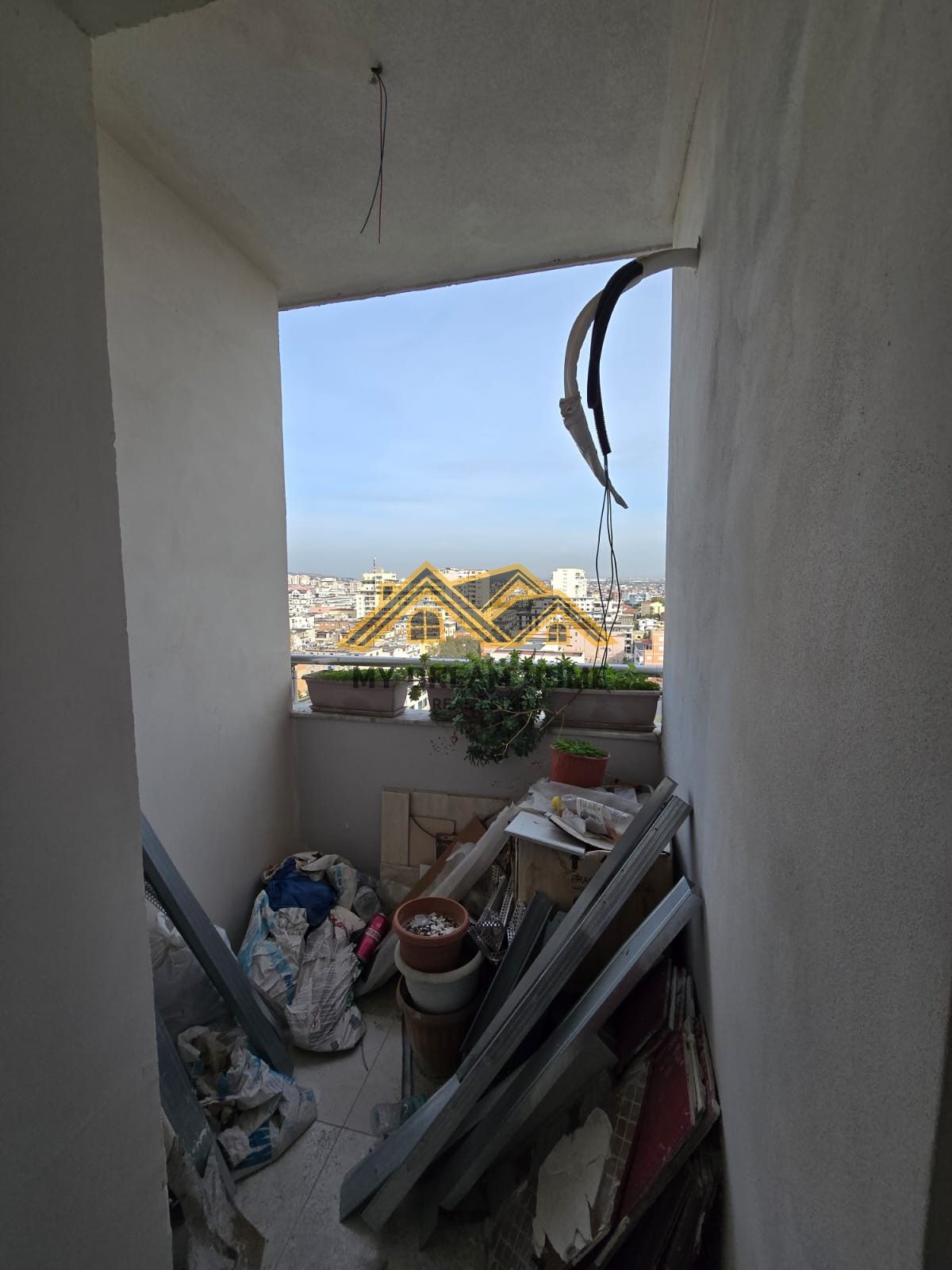 SHITET APARTAMENT 2+1+3 QENDER DURRES! 4