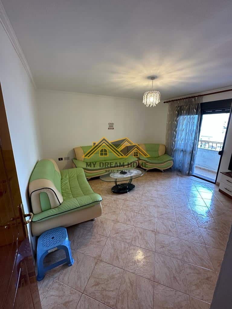 SHITET APARTAMENT 2+1 AFER STACIONIT TRENIT NE DURRES!