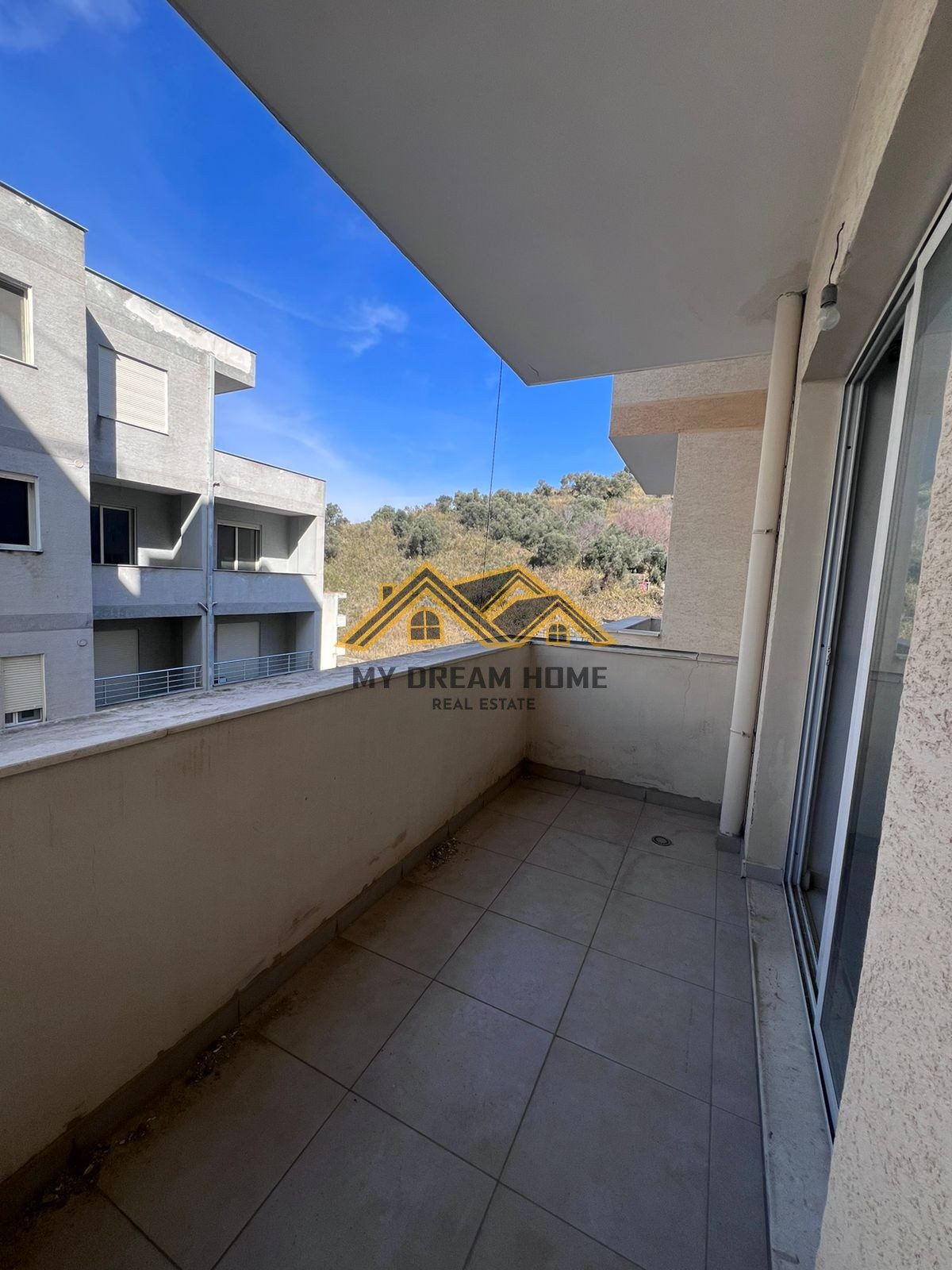 Shitet apartament 1+1 ne Shkemb te Kavajes. 2