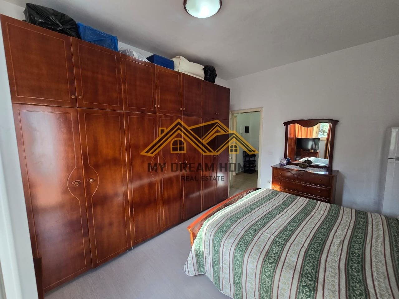 SHITET APARTAMENT 2+1 TEK GJYKATA NE DURRES ! 4