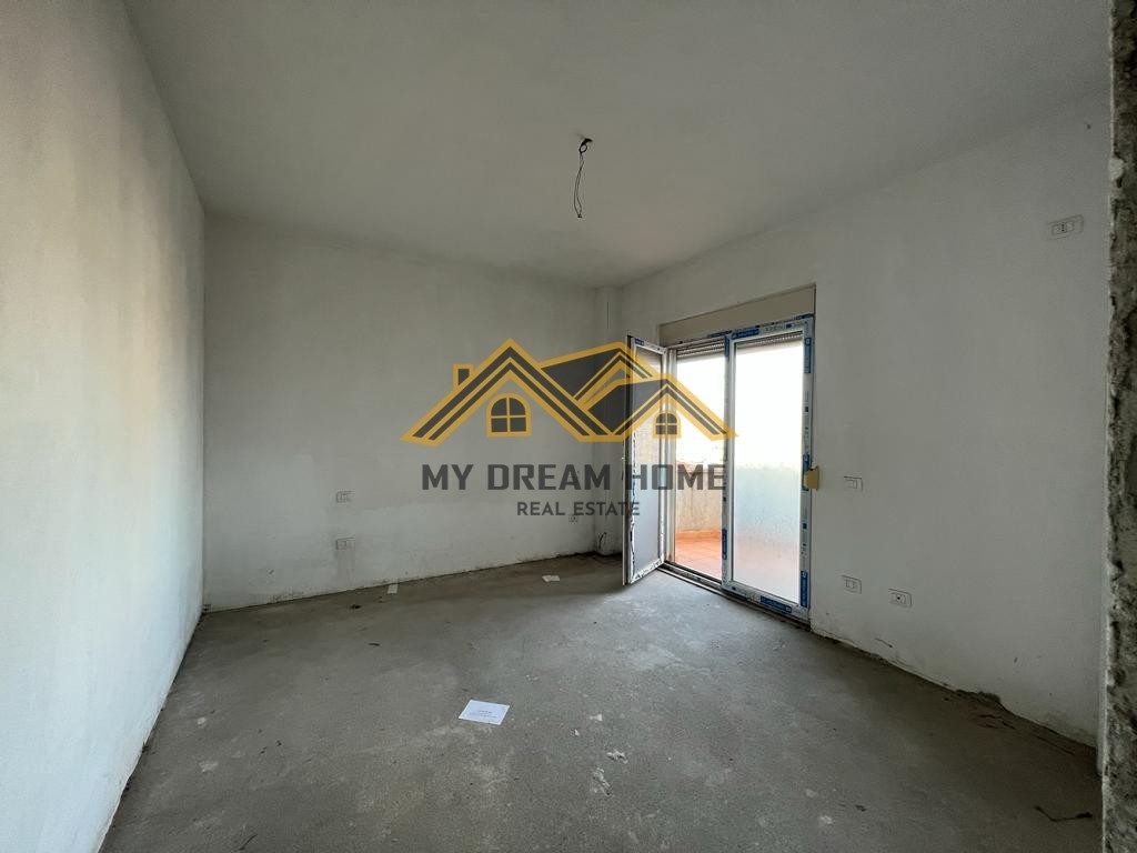SHITET APARTAMENT 1+1 TEK GJYKATA NE DURRES ! ME MUNDESI KTHIMI NE 2+1 3