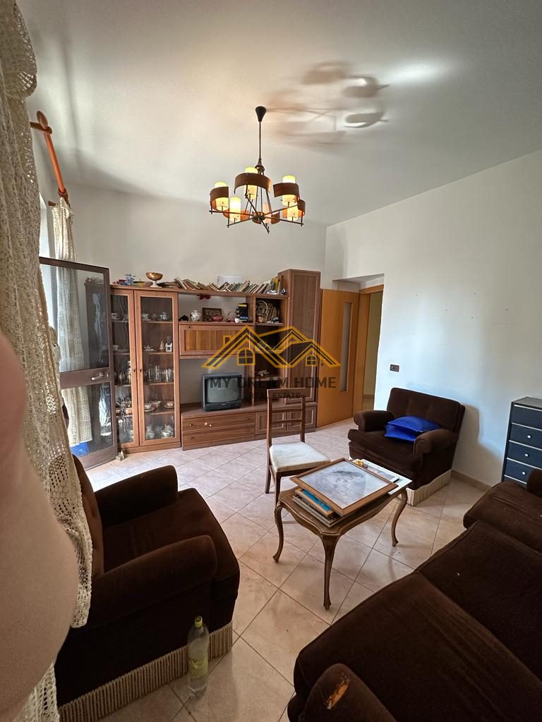 SHITET APARTAMENT 2+1 NE QENDER TE DURRESIT!