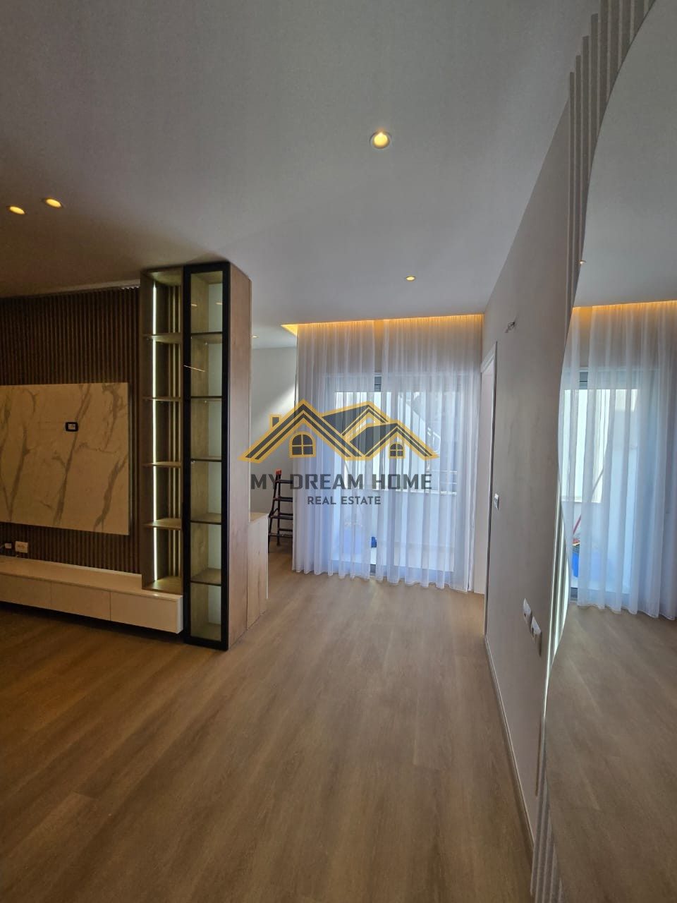 SHITET SUPER APARTAMENT NE GOLEM!