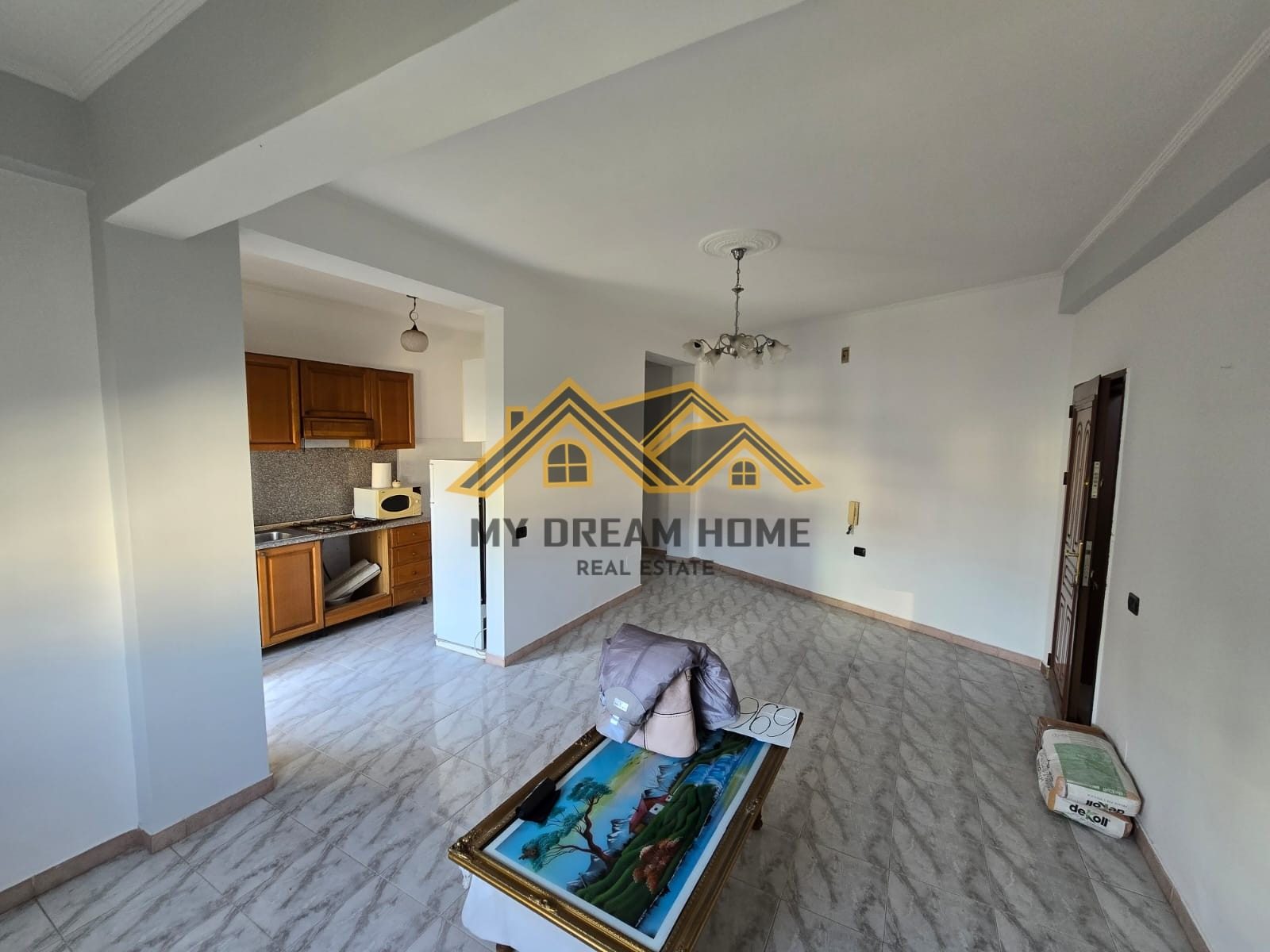 SHITET APARTAMENT 2+1+DEPO+2 BALLKONE AFER STADIUMIT DURRES! 4