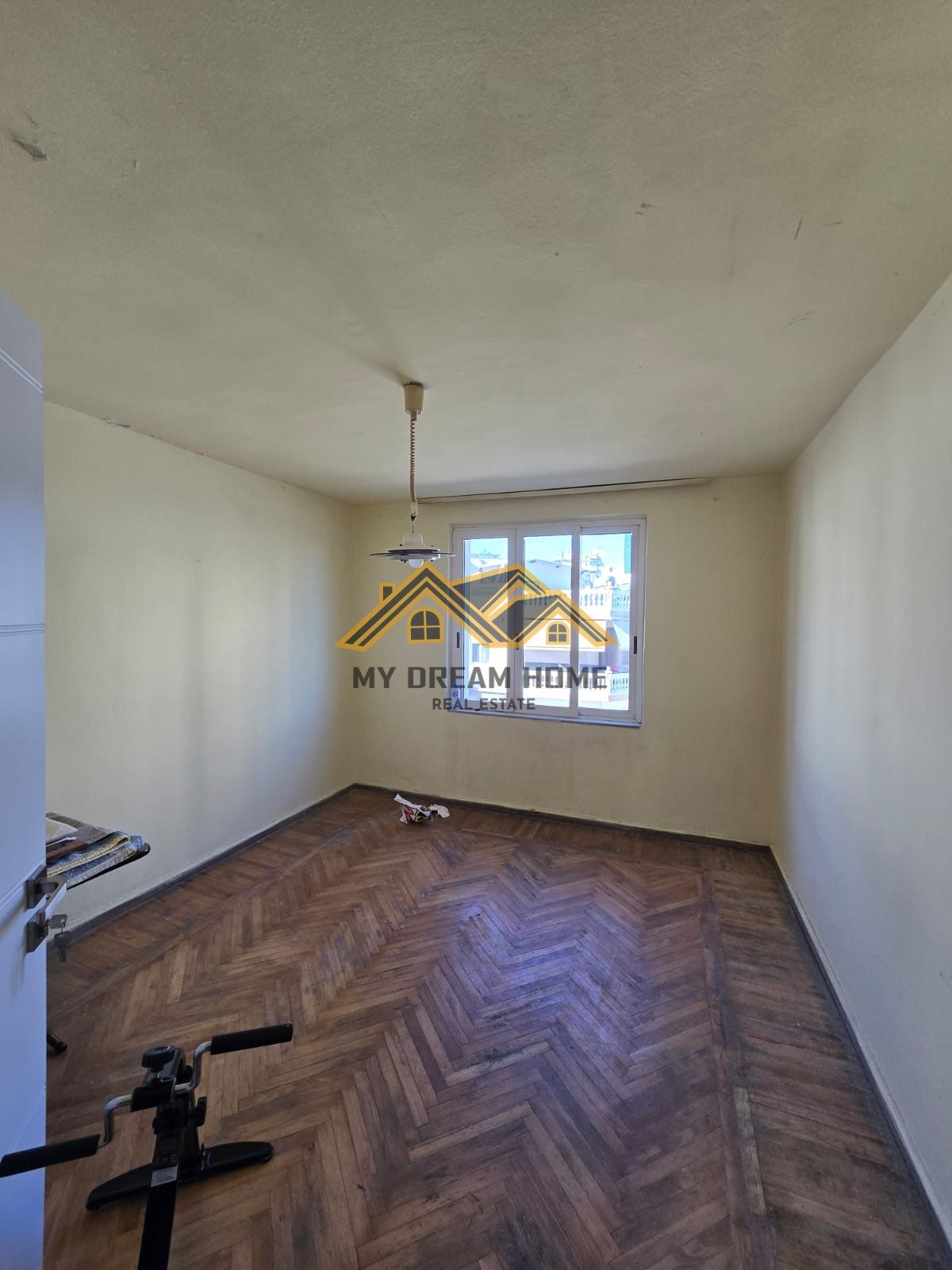 SHITET APARTAMENT 2+1 NE QENDER DURRES! 2